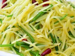 芹菜叶土豆丝汤-冷大厨灌汤包