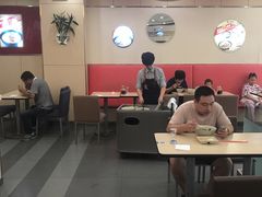 大堂-李先生牛肉面大王(营口大润发店)