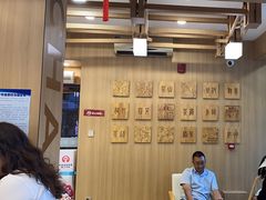-霸王茶姬(南强街店)