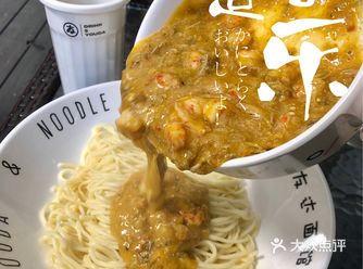 第二次来友达面馆，我们是两个人点了一份蟹黄虾尾面