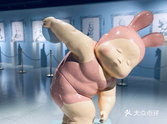 吃正餐就还是换个地方，基本都是漂亮的冰淇淋、奶茶等高