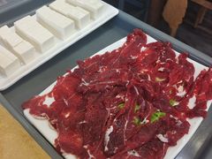 鲜牛肉-濠轩阁特色生蚝火锅(水湾路店)