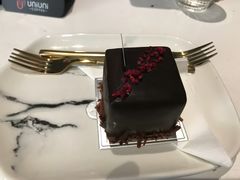 -UNI UNI(环亚凯瑟琳店)