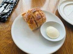 餐前面包-ROAST coffee & eatery