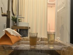 -苑苑vbeauty科技美容SPA