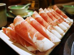草原羔羊腿卷-索伦嘎·呼伦贝尔烤全羊(白云店)