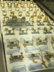 -周大福CHOW TAI FOOK(浦东八佰伴店)