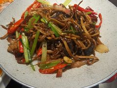 -川流不息·地道川菜·小龙虾(松东路店)