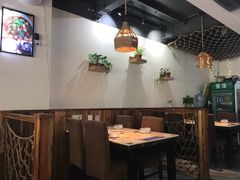 大堂-魏铭鱼头捞饭(晋阳路店)