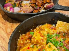 蒜香火腿包浆豆腐-云海肴·汽锅鸡·云南菜(广安门天虹店)