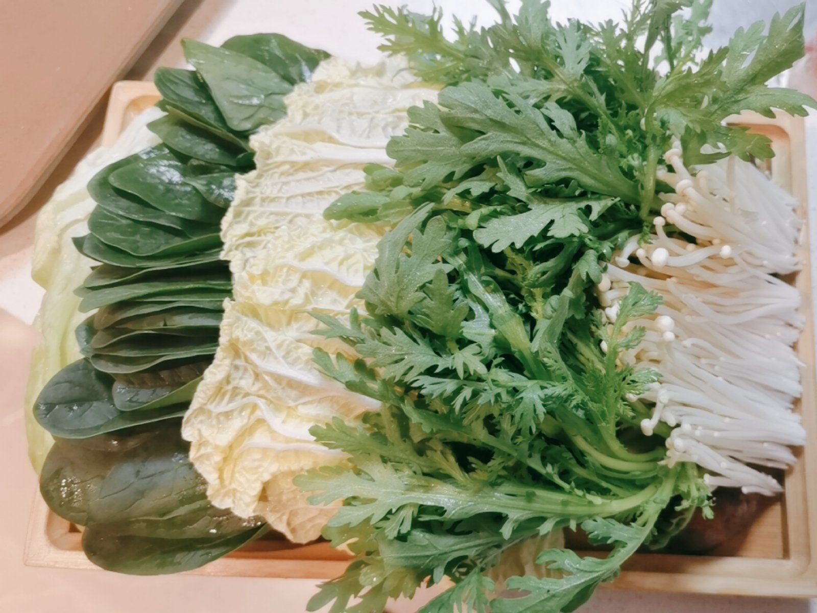 蝎王府羊蝎子口味非常棒,蔬菜大拼量多,层