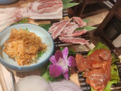 -明洞阿姨·韩式酱蟹烤肉·创意料理(三元桥店)