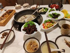 -汤宴·参须肚包鸡(南京路店)