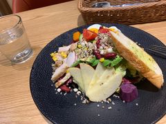 -LO CALCOW卡路力轻食主义餐厅(陆家嘴店)