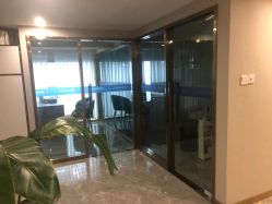 -水灵珑美容造型中心