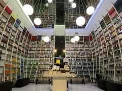 -钟书阁(松江泰晤士小镇店)