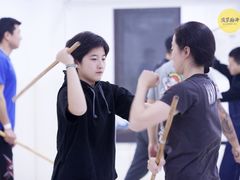 -菠萝格斗巴西柔术训练馆