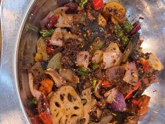 -休记光头香辣蟹干锅(绵竹店)