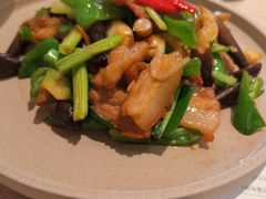 黑鸡枞菌小炒肉-渔语鱼酸菜鱼新川菜(万象城店)