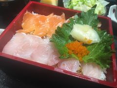 生鱼片盖饭-石屋料理(南京西路店)