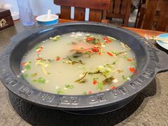 -景明轩•养生酸汤鱼火锅 云贵鲜菌 现舂野果酸汤(王寨小区店)