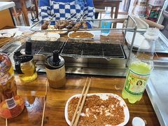 -哈尔滨小酒馆·鲜肉现穿自助烧烤(康新花园店)