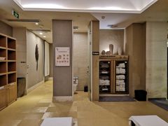 换洗室-汤泉良子·沐足·颂钵疗愈·SPA(珠江新城店)