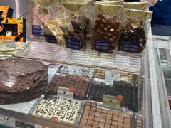 -VENCHI 闻绮(上海佛罗伦萨小镇店)
