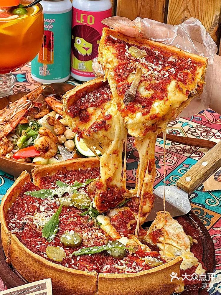 终于在青岛吃上了深盘超级碗披萨香哭了