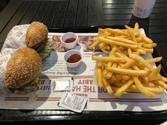 -The Habit Burger Grill 哈比特汉堡(爱琴海店)