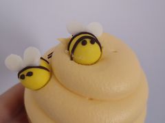 小蜜蜂豆乳纸杯蛋糕-派悦坊·甜品·蛋糕(日坛店)