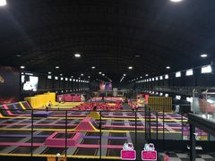 -嘿哟动霸CHUA·新潮玩运动娱乐中心·蹦床滑冰团建乐园