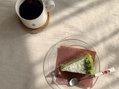 日本柚子酱佐抹茶白巧克力蛋糕-black rainbow coffee