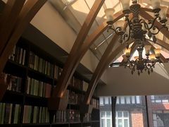 -钟书阁(松江泰晤士小镇店)