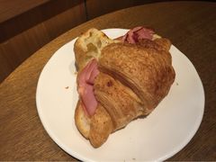 全麦里脊芝士可颂-星巴克(红房子店)