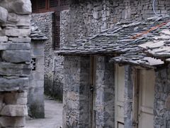 -高荡千年布依古寨旅游景区