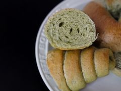 艾草盐面包-沁屋面包店(人民东路店)