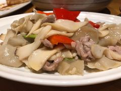 杏鲍菇竹耳爽肉片-十三式重庆江湖菜(金茂览秀城店)