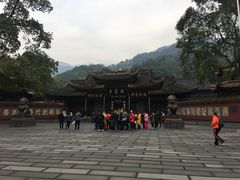 -峨眉山报国寺