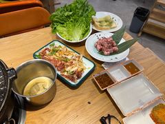 招牌爆腌儿肥瘦羊肉-北京小炮儿炙子烤肉·铜锅涮肉(南京弘阳广场店)
