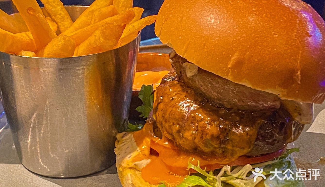 闺蜜难得的闲聊小酌