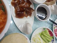-六和聚传统烤鸭.天津菜(和平店)