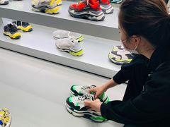 -BALENCIAGA(比斯特苏州购物村店)