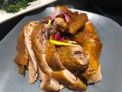 脆皮盐焗鸡-鹿港小镇(金虹桥国际中心店)