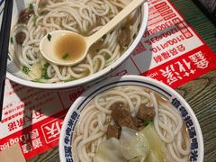 -鑫花溪牛肉米粉(东环大润发店)