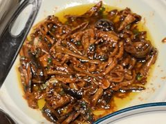 -八府香鸭·啫啫煲(华山路店)