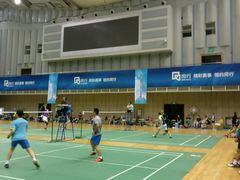 羽毛球馆-闵行体育馆-停车场