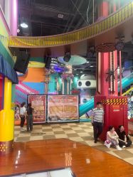 -欧酷世界动力星球(王府井奥莱UP TOWN店)