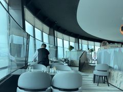 -亚洲国际大酒店·云顶阁旋转自助餐厅