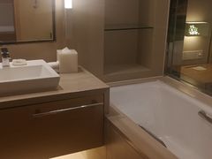 -南阳建业森林半岛假日酒店